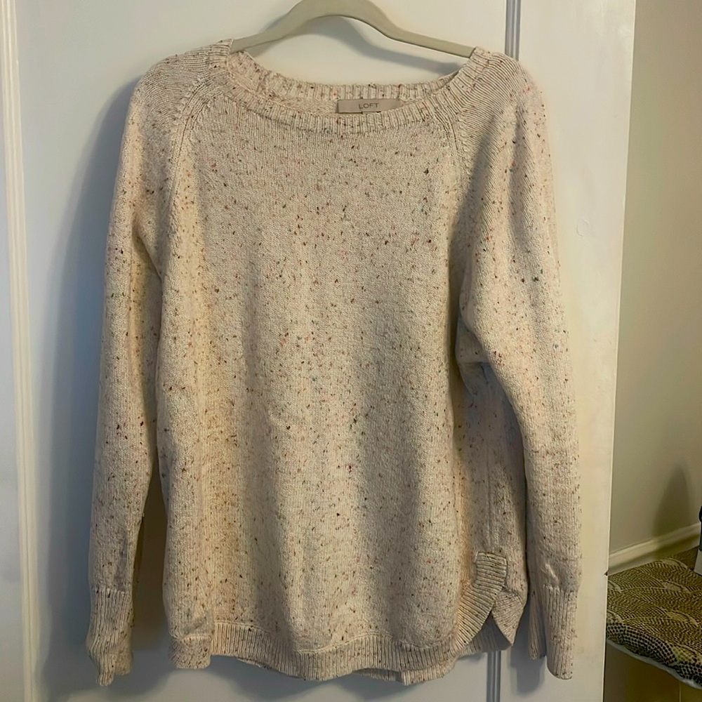 EUC Lofy sweater with with colorful speckles